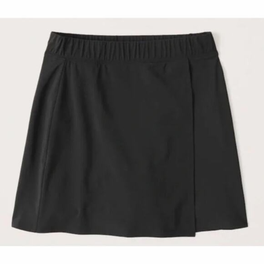 Women's Black High-waisted Skort